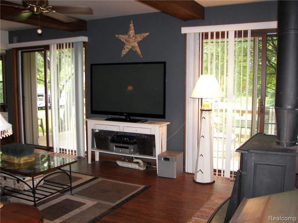 5638 Crooked Lake Road Howell, MI 48843 - Photo 10 of 28 100_6228.JPG
