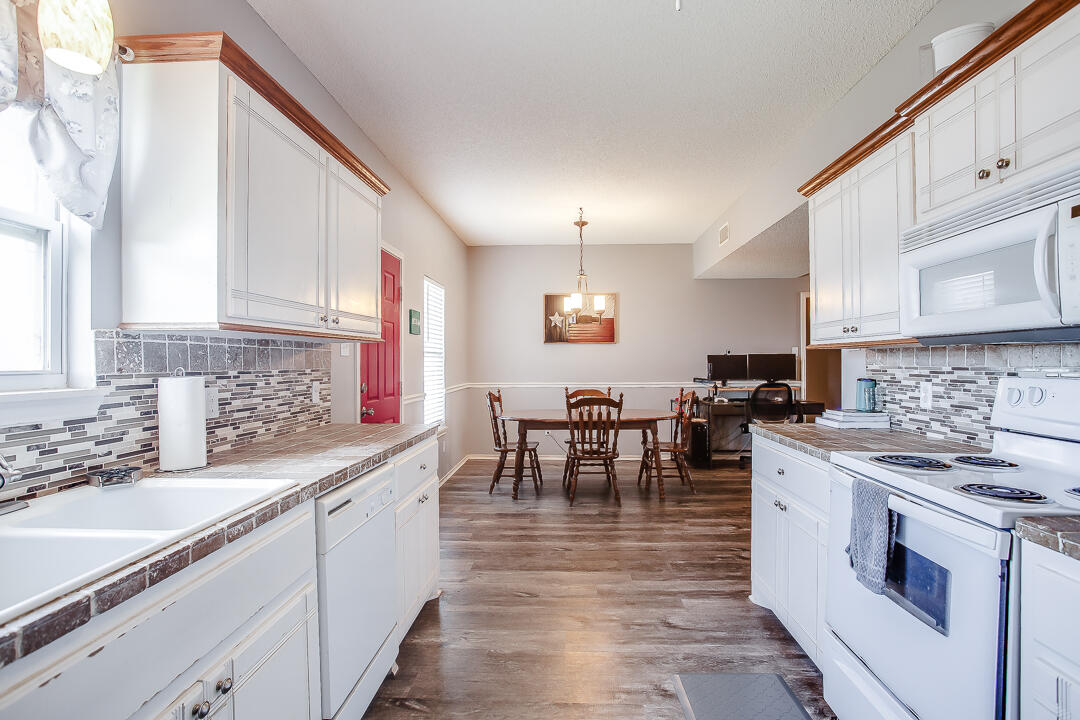 905 11th Street Wolfforth, TX 79382 - Photo 8 of 18