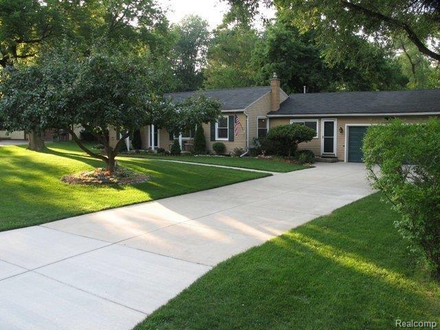 330 Maplehill Road Rochester, MI 48306 - Photo 15 of 25 Front 2