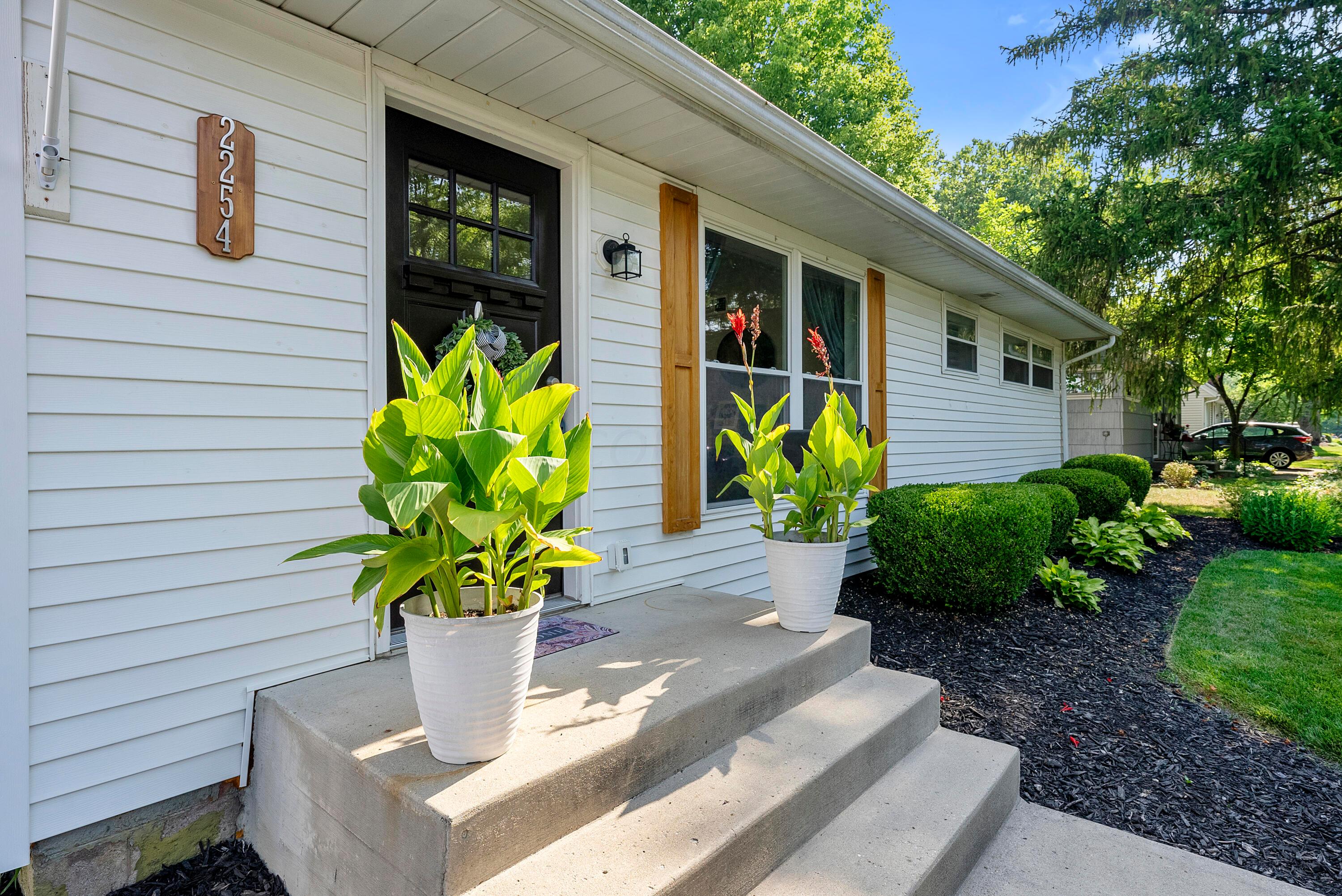 2254 Shrewsbury Road Columbus, OH 43221 - Photo 2 of 40 Exterior