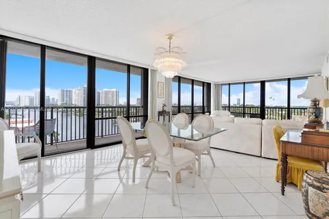$560,000 | 2017 South Ocean Drive, Unit 910, Hallandale Beach, FL 33009