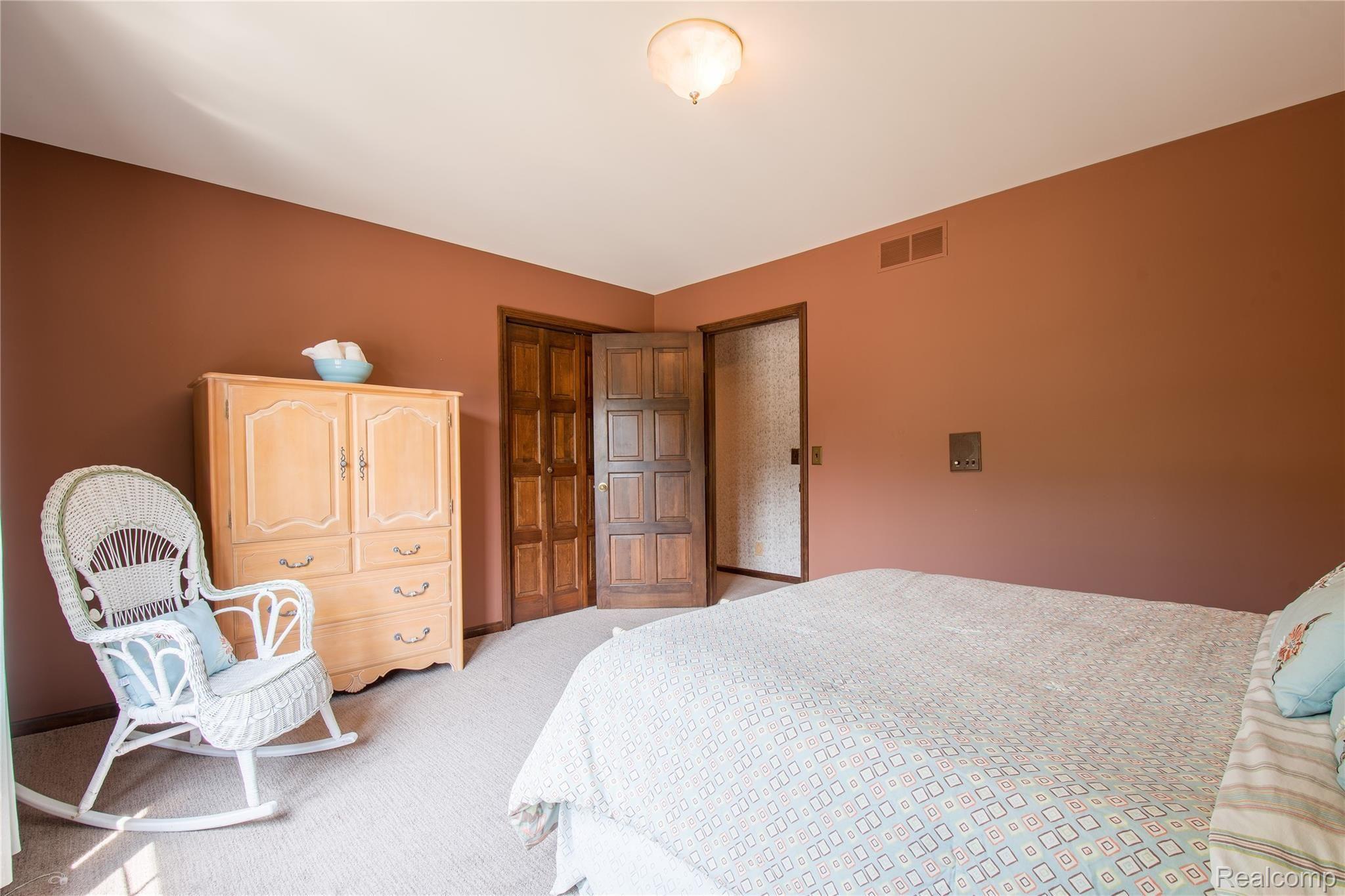 319 East Rolston Road Linden, MI 48451 - Photo 30 of 46 319 Rolston Rd HDR10.jpg