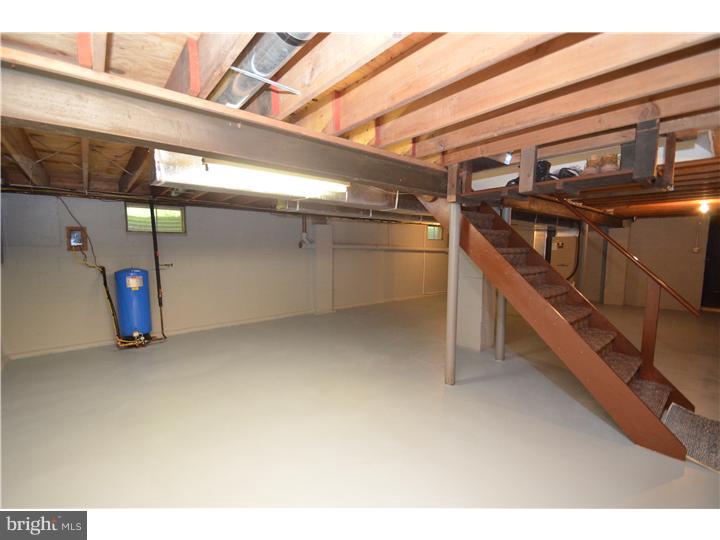 1322 Snyder Road Green Lane, PA 18054 - Photo 17 of 25 Garage