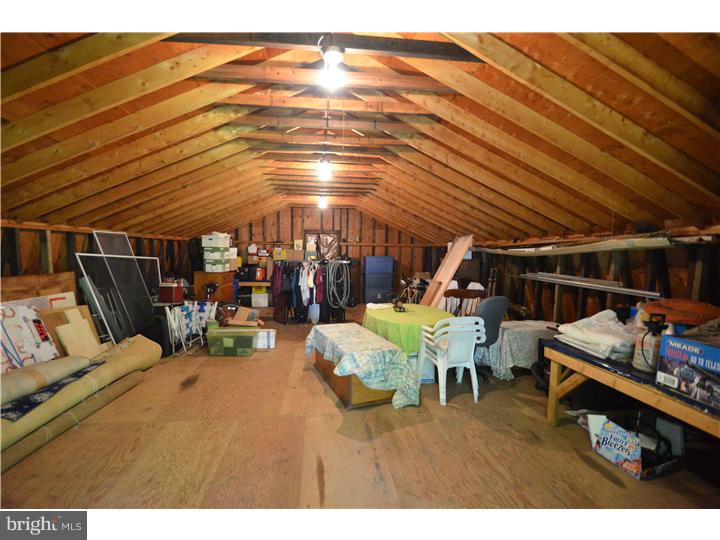 1322 Snyder Road Green Lane, PA 18054 - Photo 22 of 25 Garage