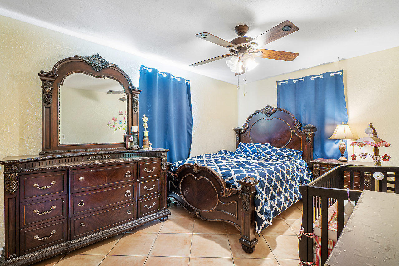 2361 Robin Road West Palm Beach, FL 33409 - Photo 12 of 22 006-2361RobinRd-WestPalmBeach-FL-small