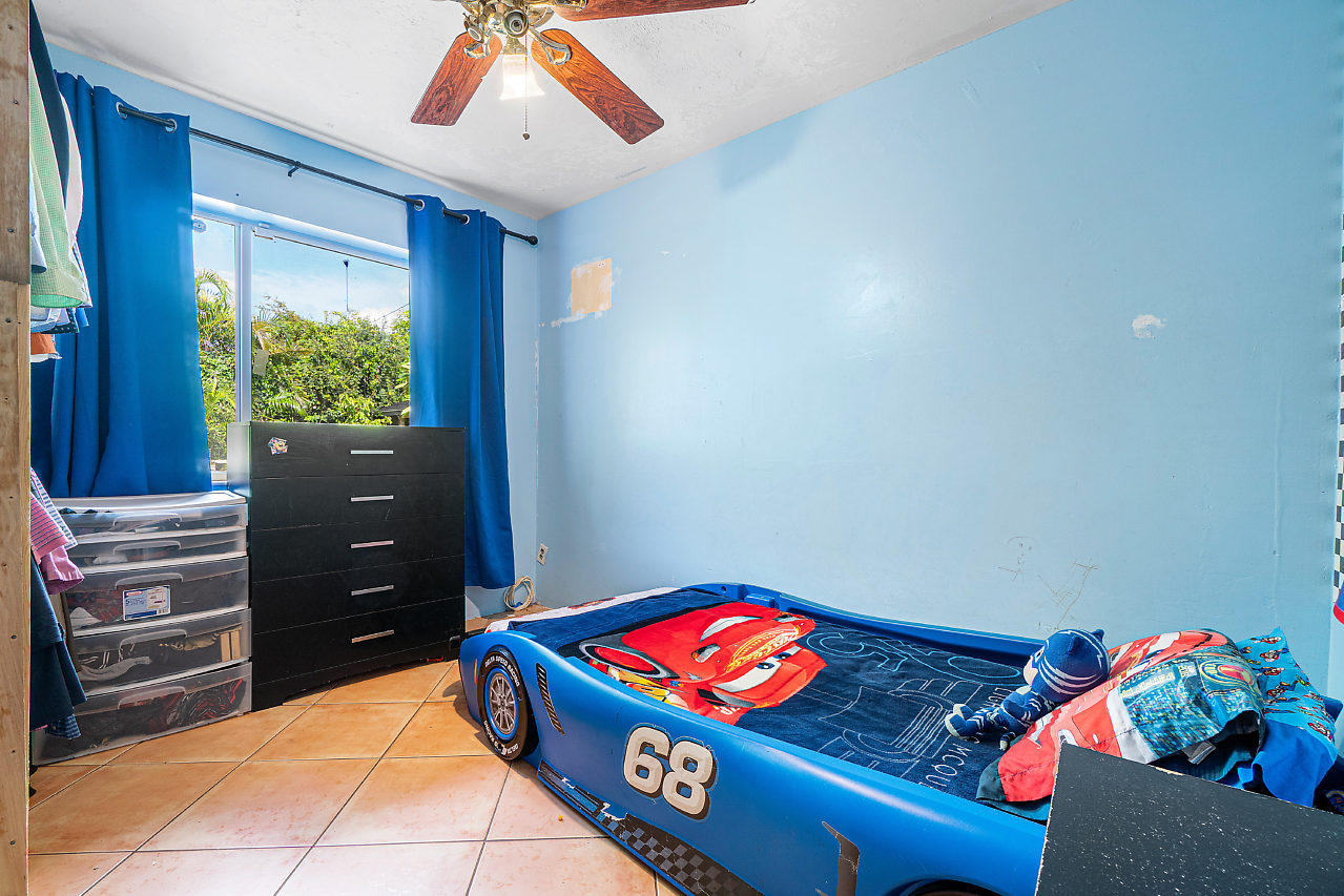 2361 Robin Road West Palm Beach, FL 33409 - Photo 15 of 22 008-2361RobinRd-WestPalmBeach-FL-small