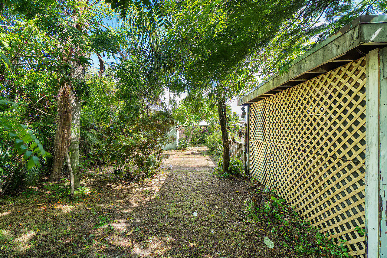 2361 Robin Road West Palm Beach, FL 33409 - Photo 21 of 22 020-2361RobinRd-WestPalmBeach-FL-small