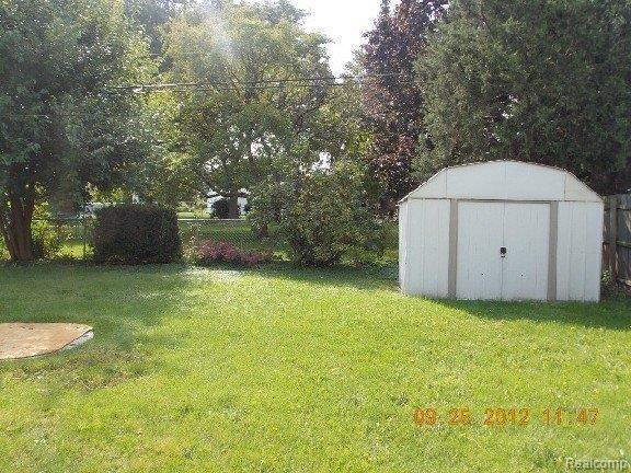 11080 Racine Road Warren, MI 48093 - Photo 12 of 12 zz-mfsopt-DSCN1431 (640x480).jpg