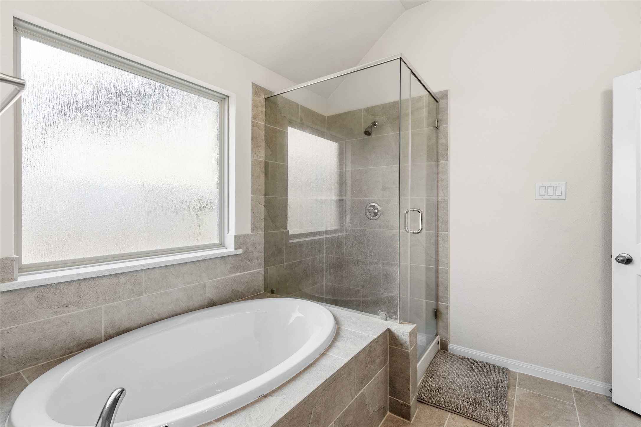 2602 Arbor Edge Crossing La Marque, TX 77568 - Photo 17 of 26 Primary shower/tub