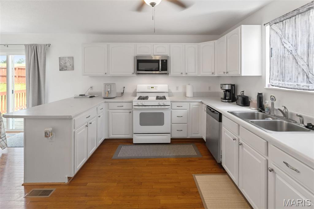 922 Benjamin Drive O'Fallon, IL 62269 - Photo 12 of 32