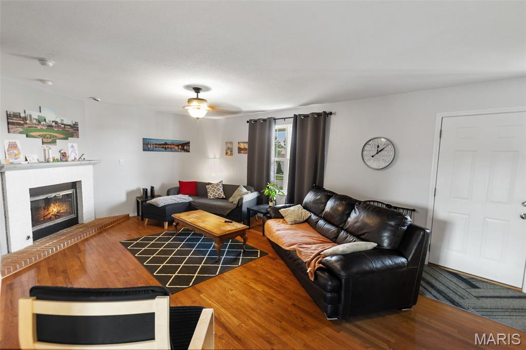 922 Benjamin Drive O'Fallon, IL 62269 - Photo 4 of 32