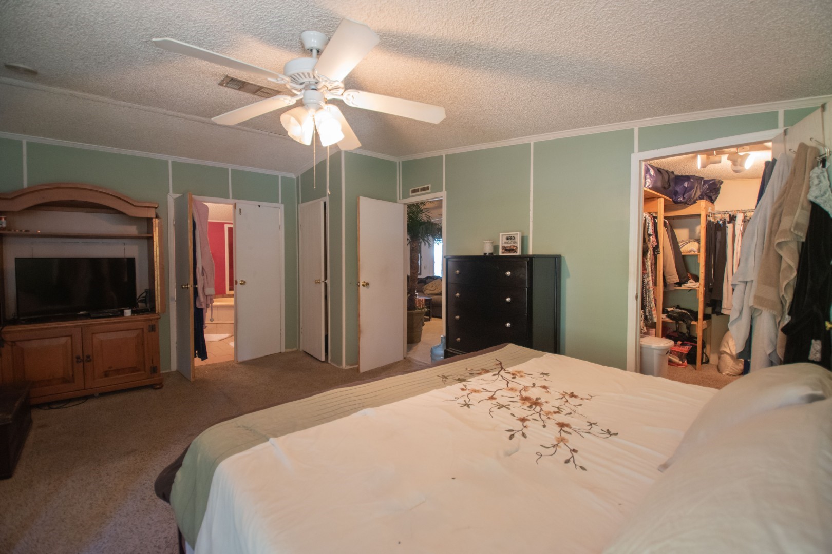 85216 Lina Road Fernandina Beach, FL 32034 - Photo 20 of 47 a bed room with a bed and a television