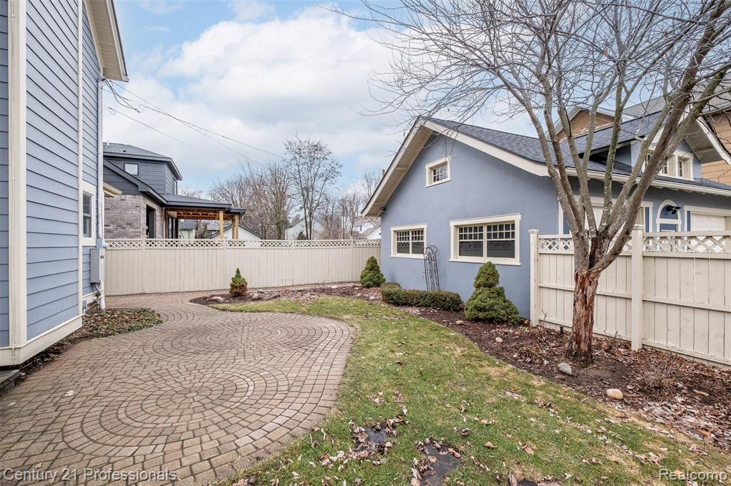 302 West 3rd Street Rochester, MI 48307 - Photo 71 of 74 Gallery Image 71