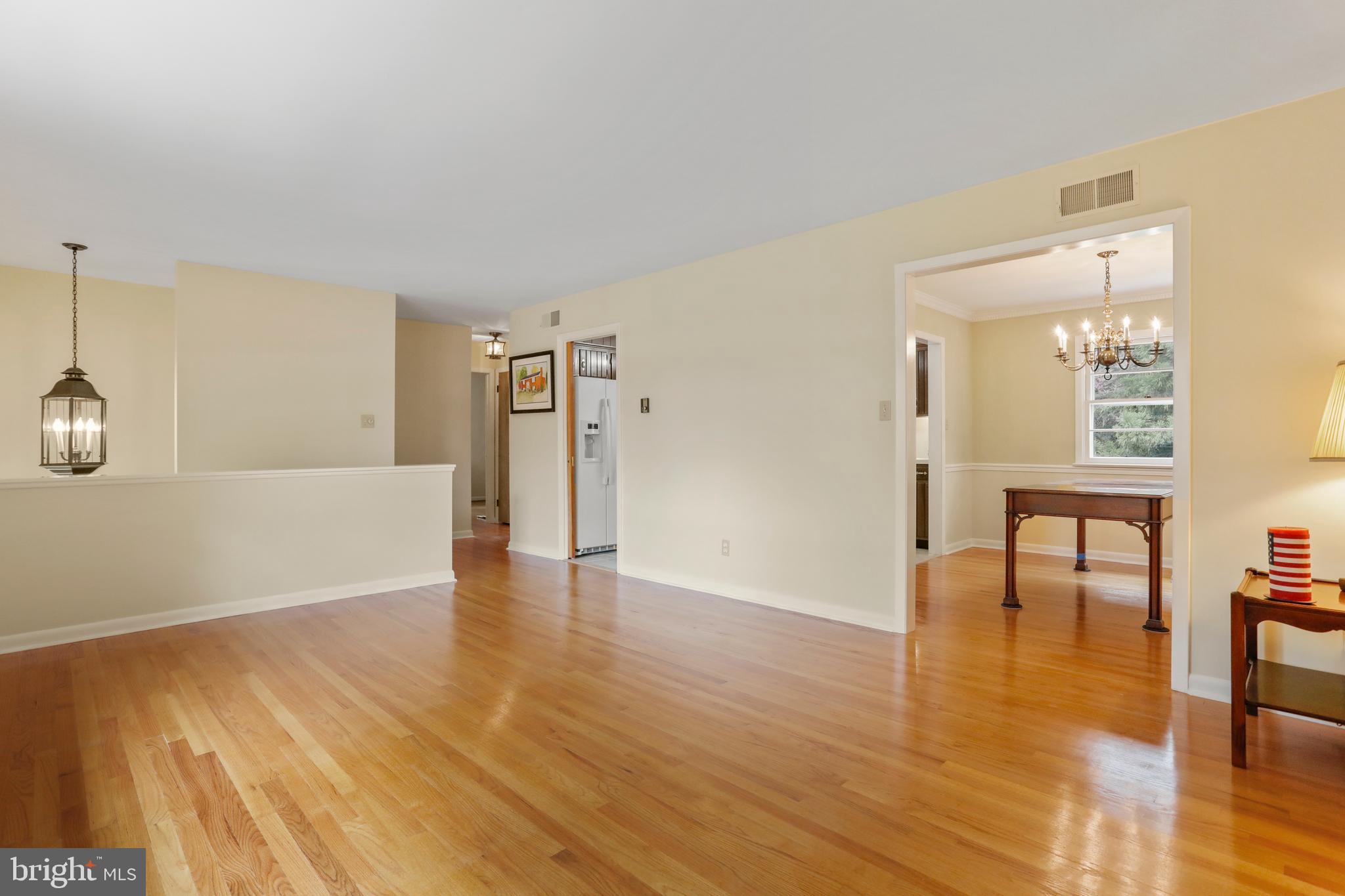 10600 Harry Heth Road Williamsport, MD 21795 - Photo 20 of 52 Well Maintained Oak Hardwood Flooring Throughout