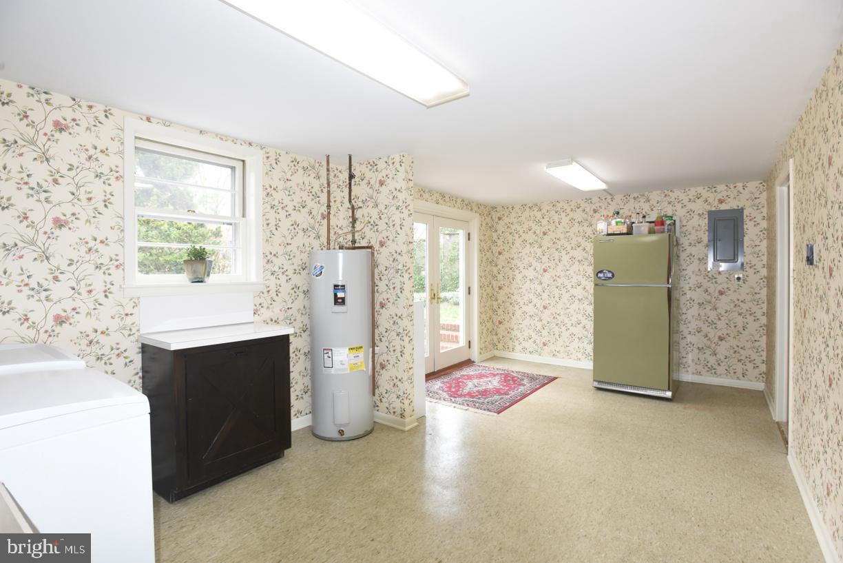 10600 Harry Heth Road Williamsport, MD 21795 - Photo 39 of 52 Laundry Room 20' X 10' with second Refrigerator