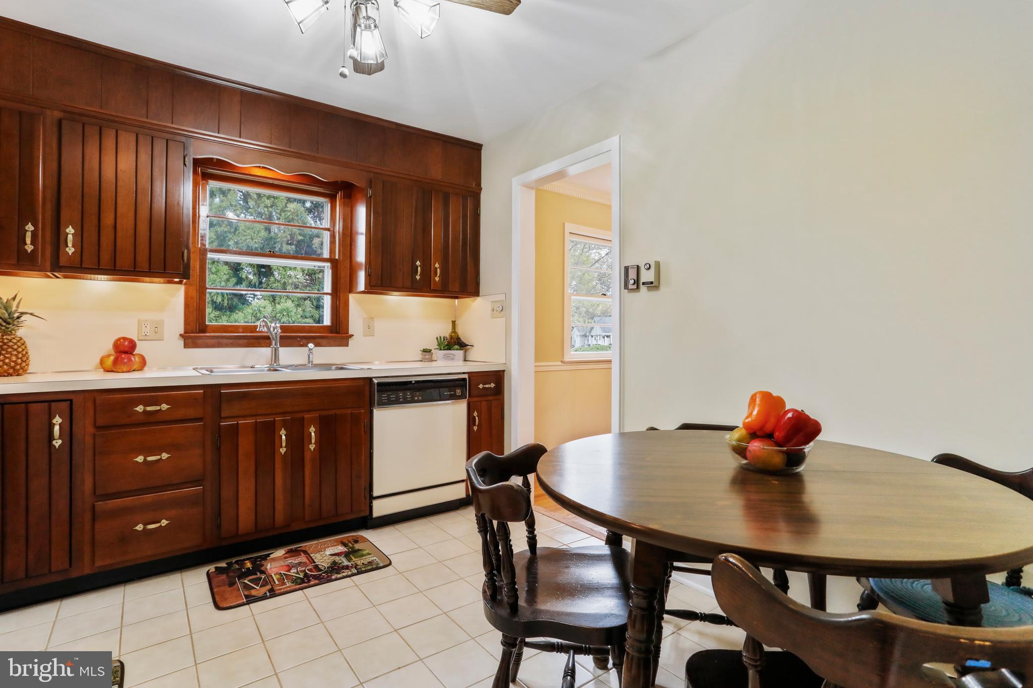 10600 Harry Heth Road Williamsport, MD 21795 - Photo 10 of 52 Gorgeous Cherry Wood Cabinets