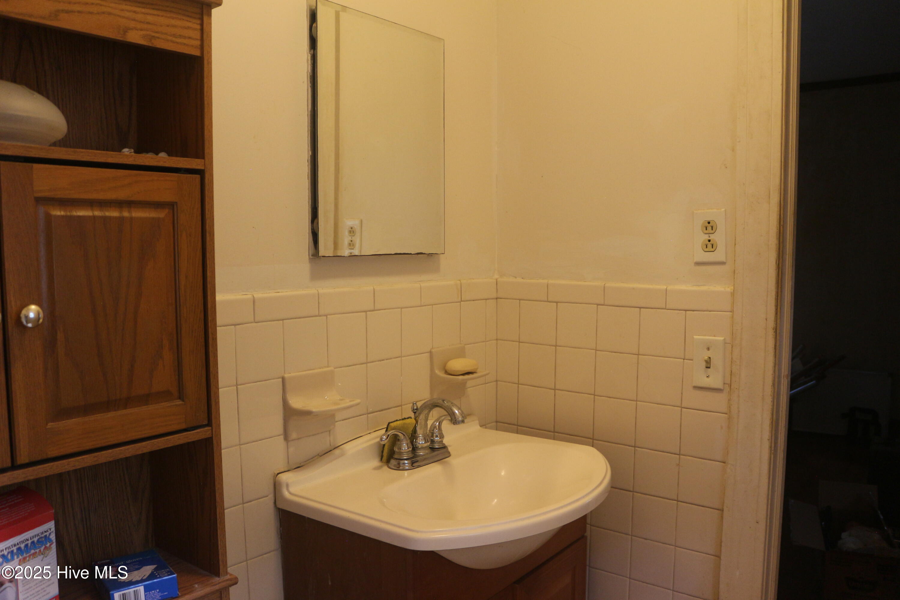 2044 Mozingo Road Greenville, NC 27834 - Photo 29 of 53 Second-Bath-3