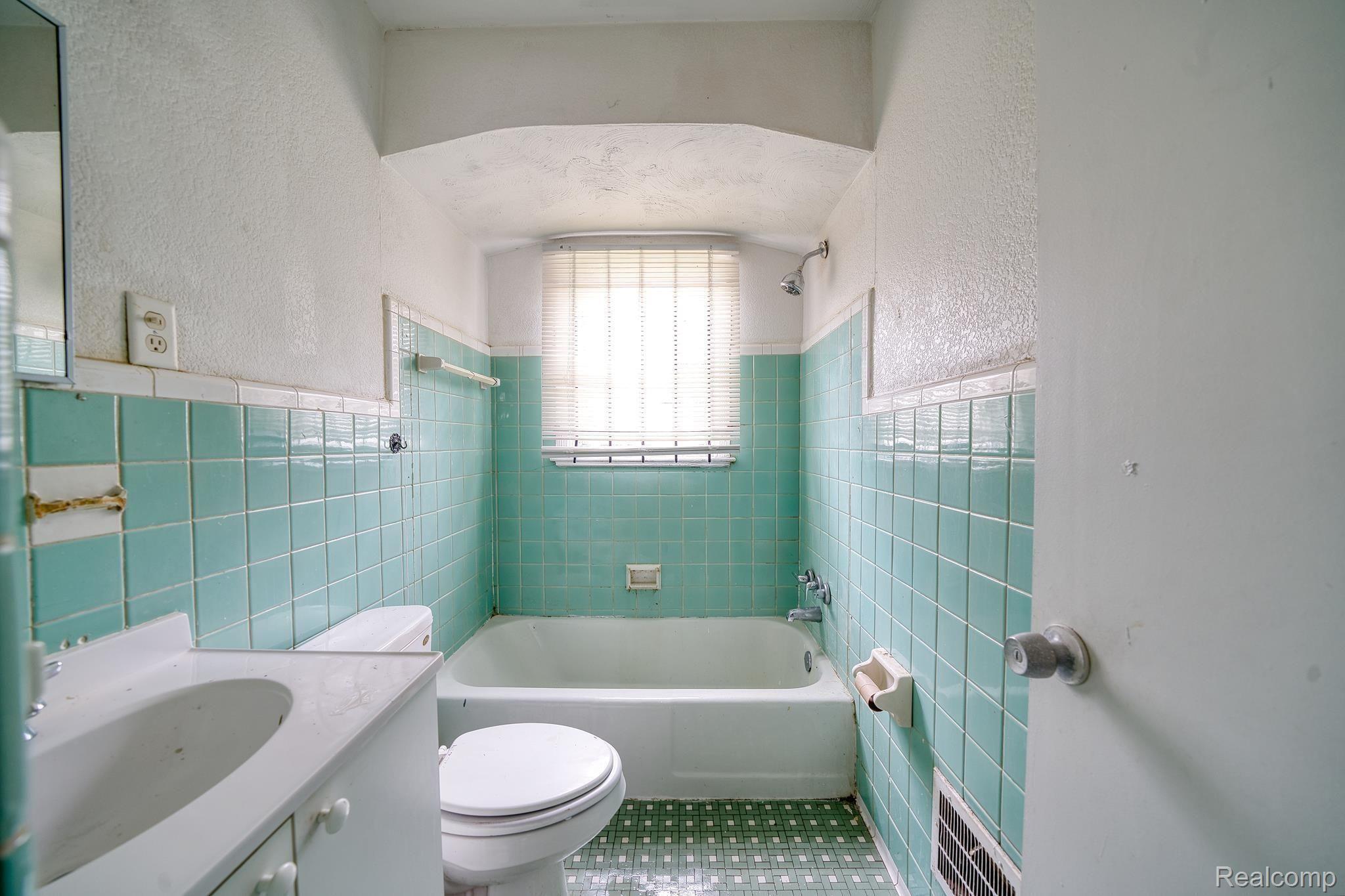 7697 Evergreen Road Detroit, MI 48228 - Photo 9 of 19 DSC00042_9.jpg