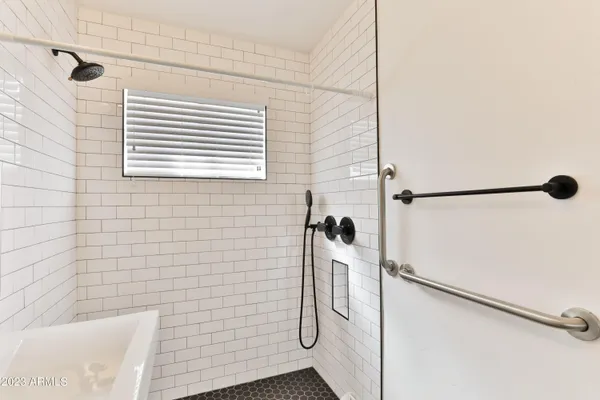 $1,800 | 2129 West Weldon Avenue, Phoenix, AZ 85015
