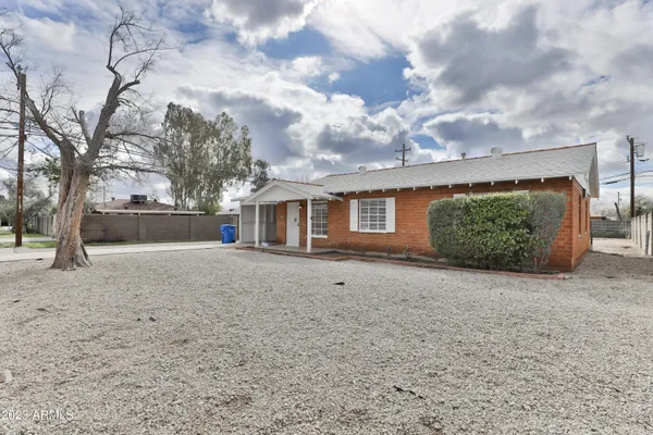 $1,800 | 2129 West Weldon Avenue, Phoenix, AZ 85015