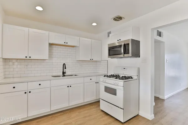 $1,800 | 2129 West Weldon Avenue, Phoenix, AZ 85015