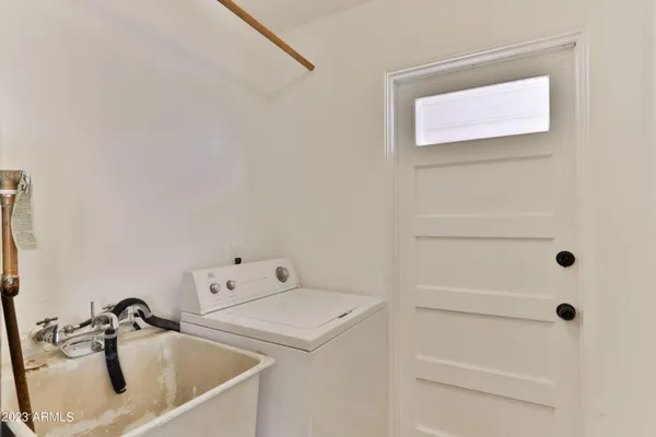 $1,800 | 2129 West Weldon Avenue, Phoenix, AZ 85015