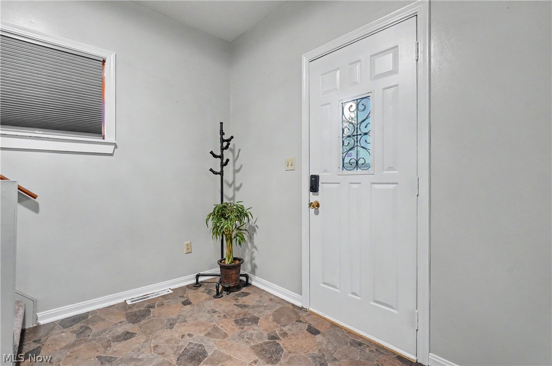 176 South Johnson Road Sebring, OH 44672 - Photo 18 of 26 Gallery Image 18