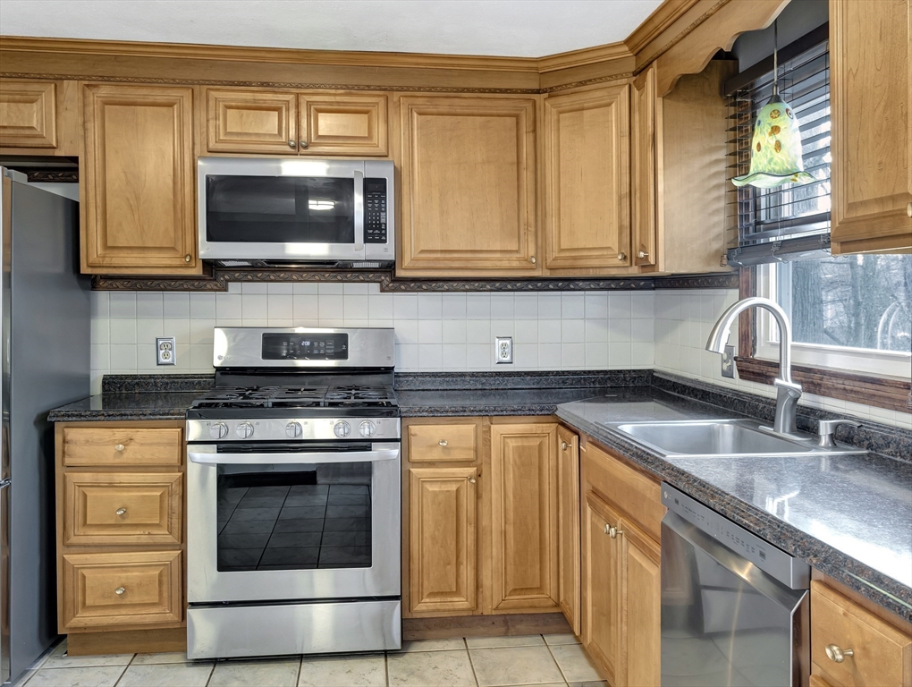 31 Leominster Road Dedham, MA 02026 - Photo 8 of 31 Gallery Image 8