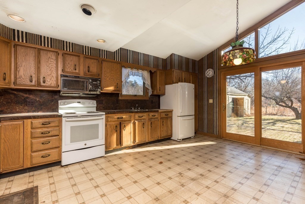 23 Sunset Road Westminster, MA 01473 - Photo 3 of 20 Gallery Image 3