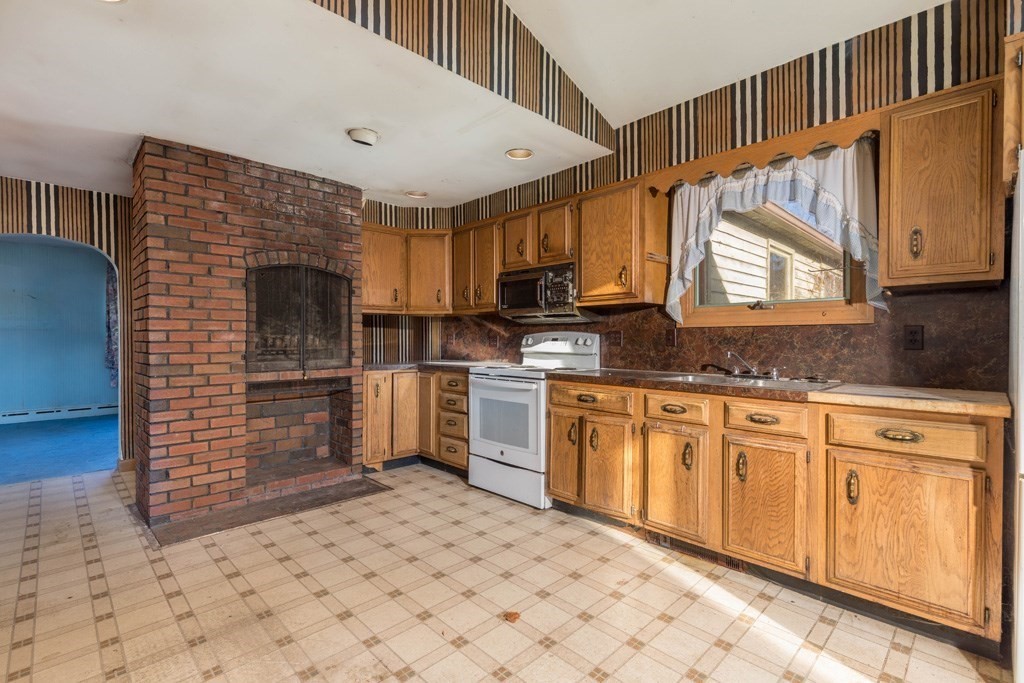 23 Sunset Road Westminster, MA 01473 - Photo 4 of 20 Gallery Image 4