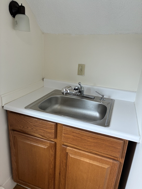 12 Green Reading Ma, Unit 2 Reading, MA 01867 - Photo 6 of 9