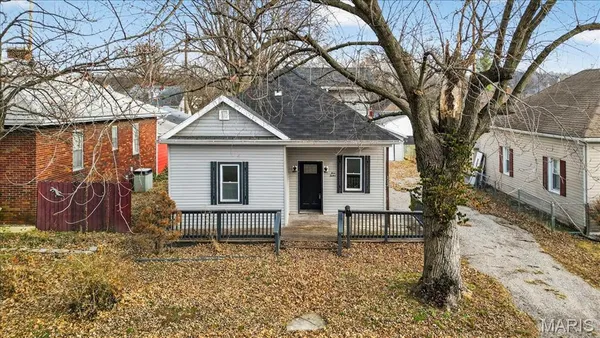 $104,900 | 112 North 4th Street, Dupo, IL 62239