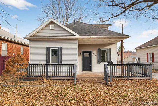 $104,900 | 112 North 4th Street, Dupo, IL 62239