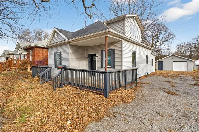 $104,900 | 112 North 4th Street, Dupo, IL 62239