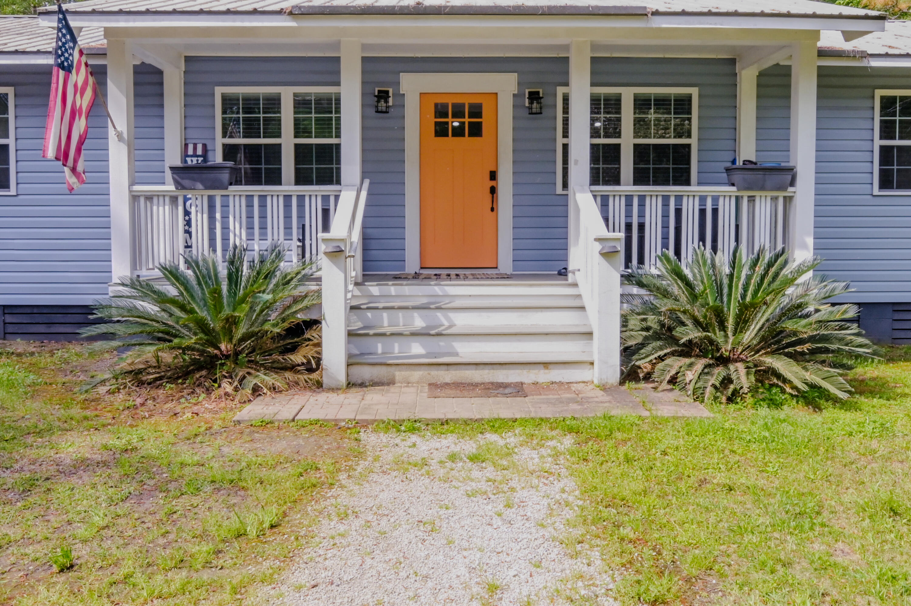 1033 Nash Road Ridgeville, SC 29472 - Photo 2 of 18 Porch