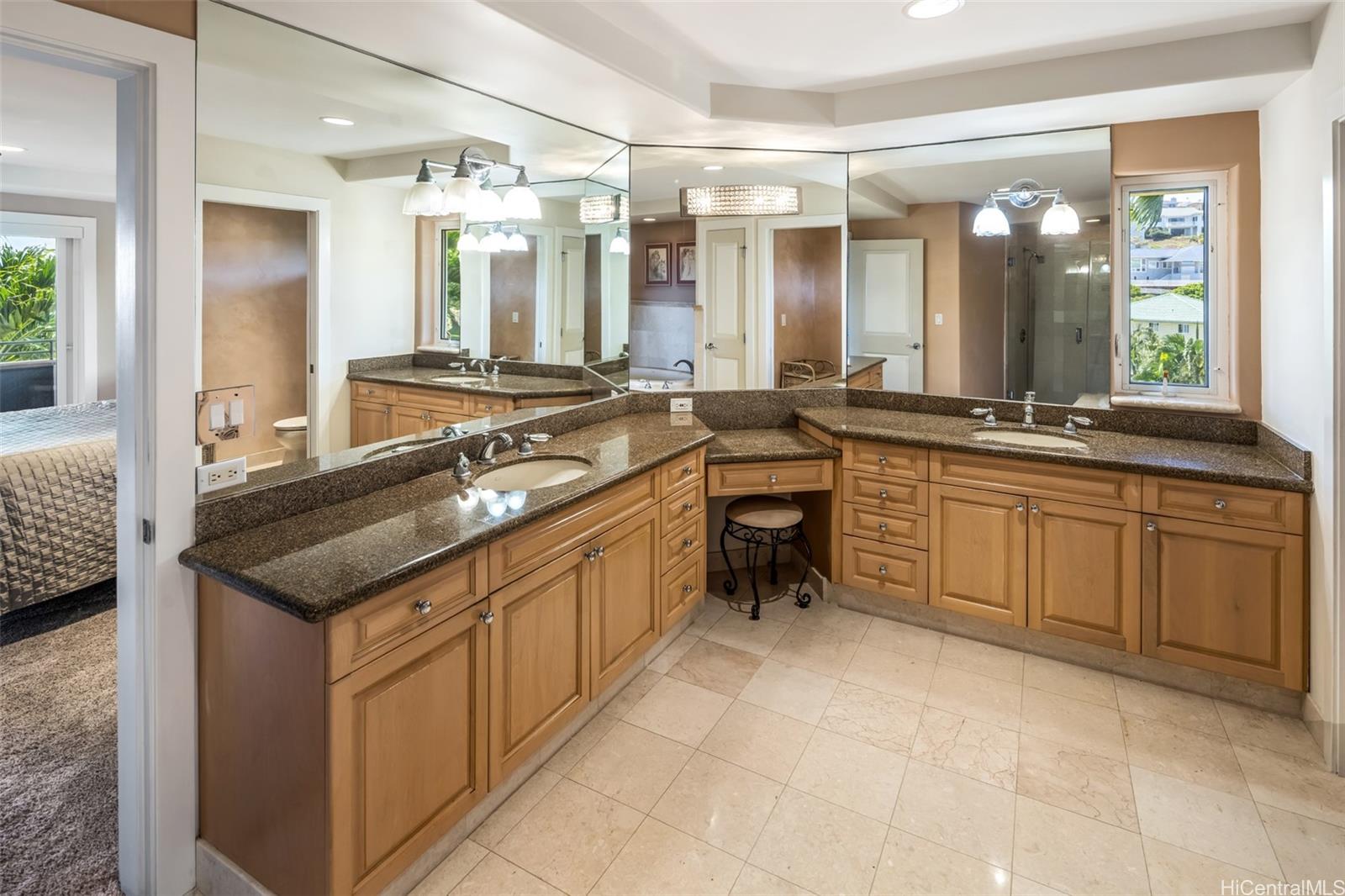 5609 Poola Street, Unit A Honolulu, HI 96821 - Photo 13 of 25