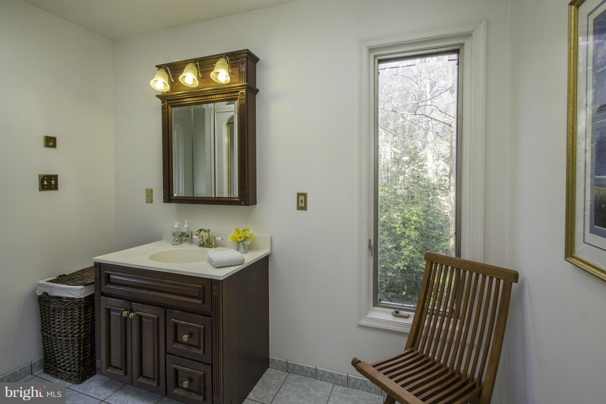 1542 Briarcliff Road Arnold, MD 21012 - Photo 21 of 30 Bath