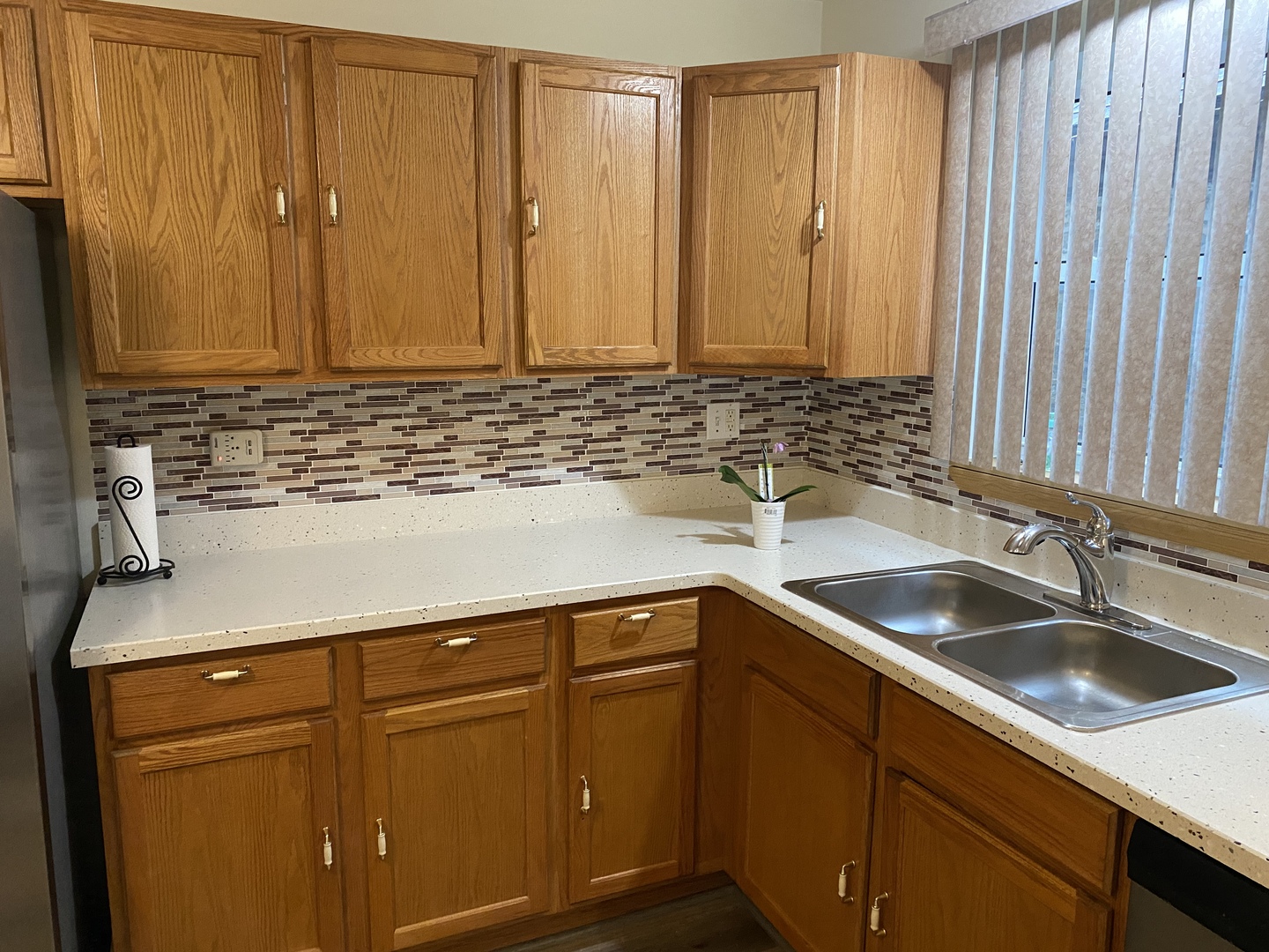 922 North Springfield Avenue Chicago, IL 60651 - Photo 16 of 47 a bathroom with a sink and a mirror