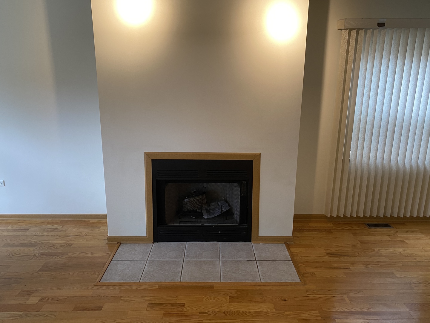 922 North Springfield Avenue Chicago, IL 60651 - Photo 3 of 47 a living room with a fireplace