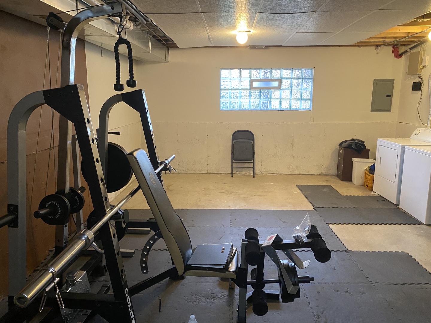 922 North Springfield Avenue Chicago, IL 60651 - Photo 43 of 47 a room with gym equipment