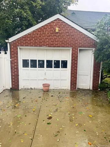 $1,298,000 | 58-23 192nd Street | Auburndale