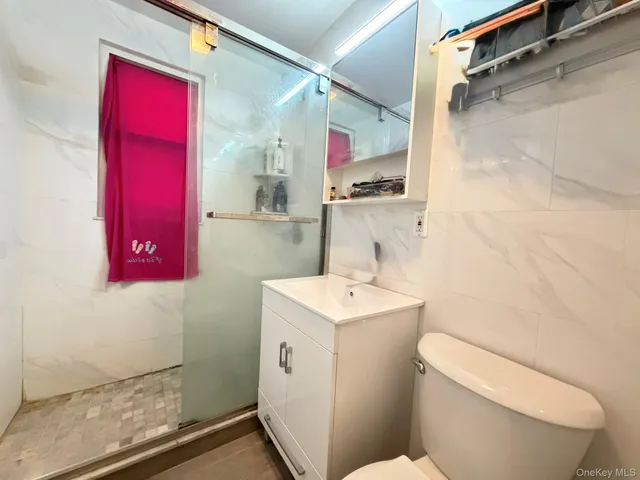 $1,298,000 | 58-23 192nd Street | Auburndale