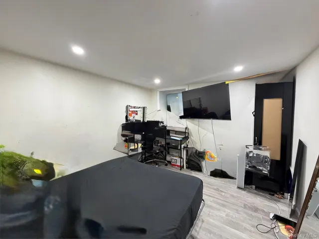 $1,298,000 | 58-23 192nd Street | Auburndale