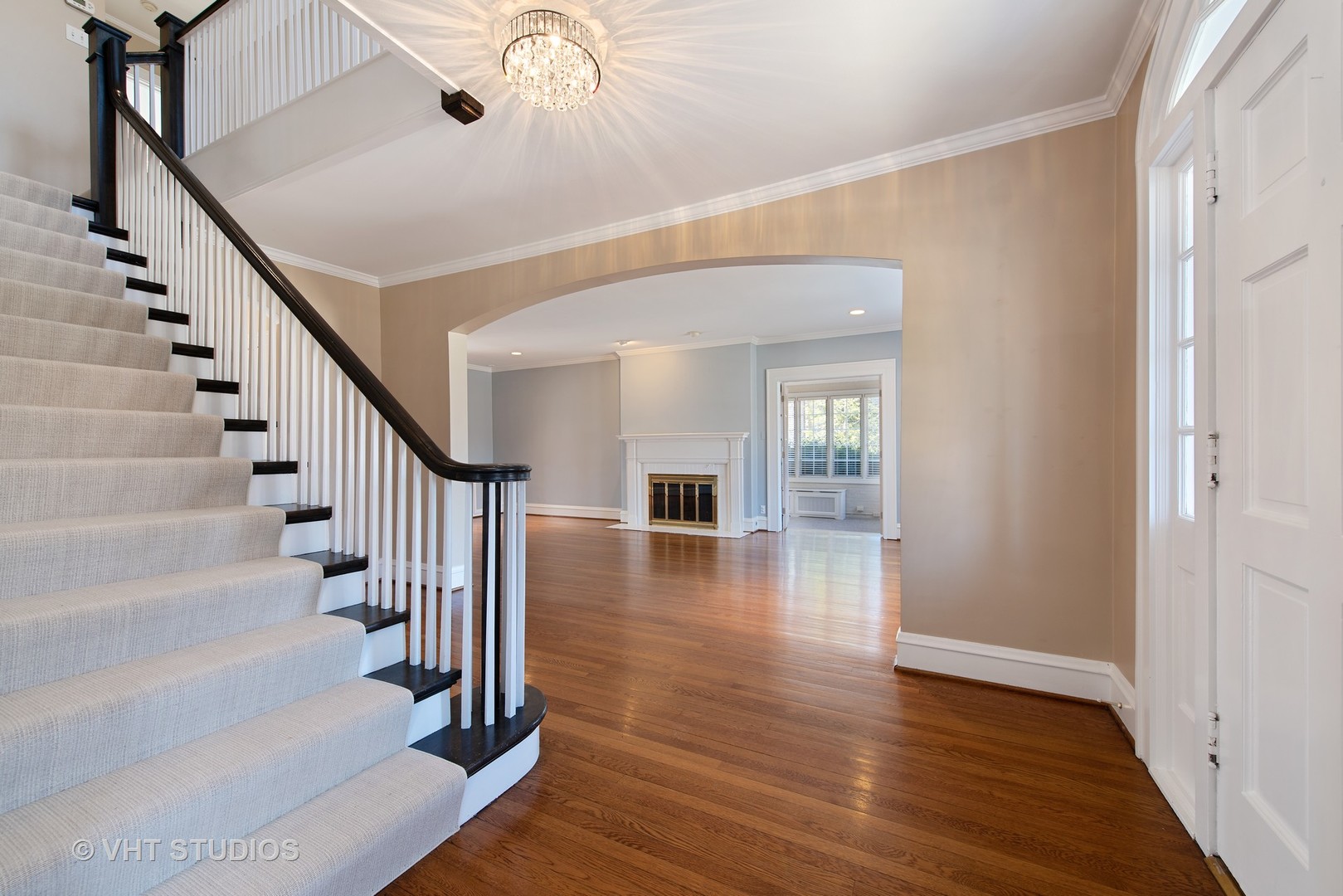 124 Robsart Road Kenilworth, IL 60043 - Photo 4 of 35