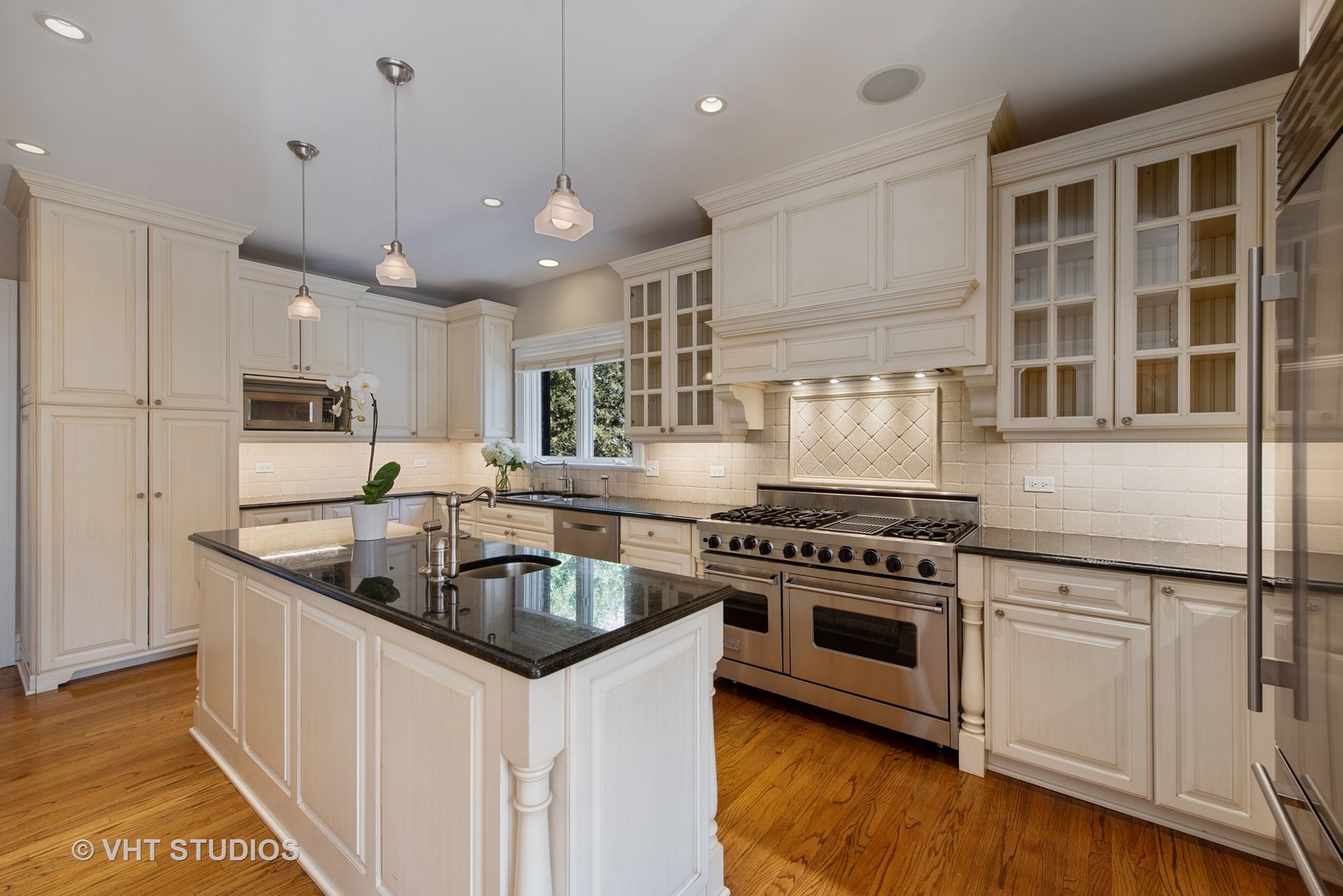 124 Robsart Road Kenilworth, IL 60043 - Photo 9 of 35