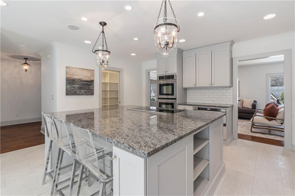 712 Gladstone Road Northwest Atlanta, GA 30318 - Photo 9 of 42