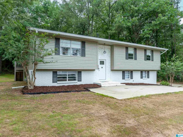 $360,000 | 500 Crosscreek Trail, Pelham, AL 35124