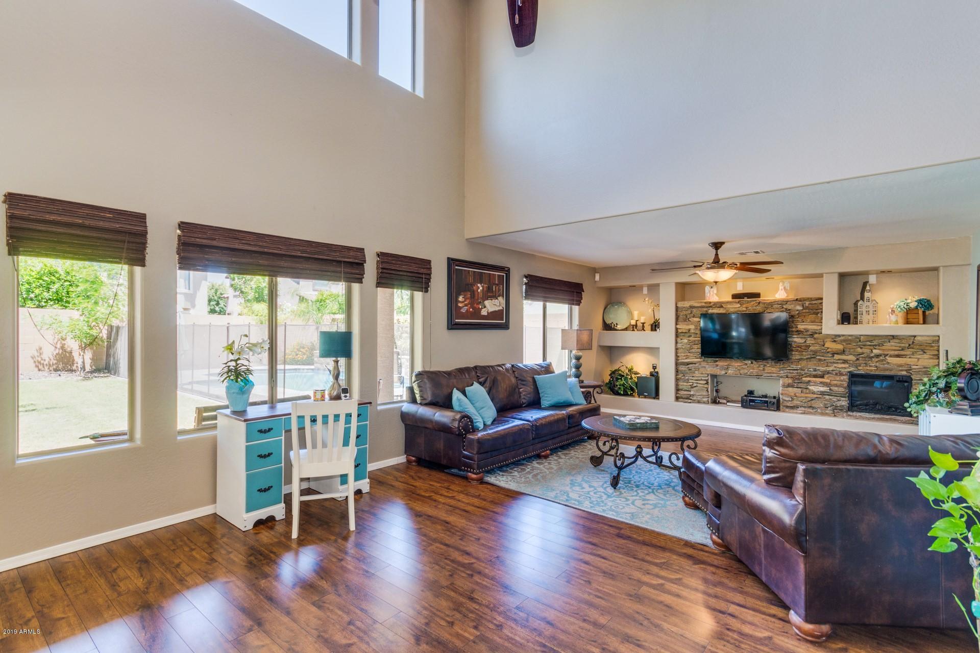 2410 West Peak View Road Phoenix, AZ 85085 - Photo 5 of 35 Gallery Image 5