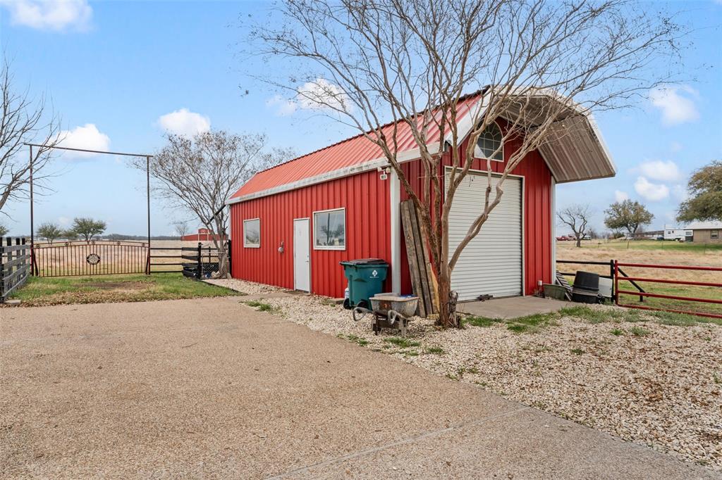 1840 Val Verde Road McGregor, TX 76657 - Photo 4 of 36