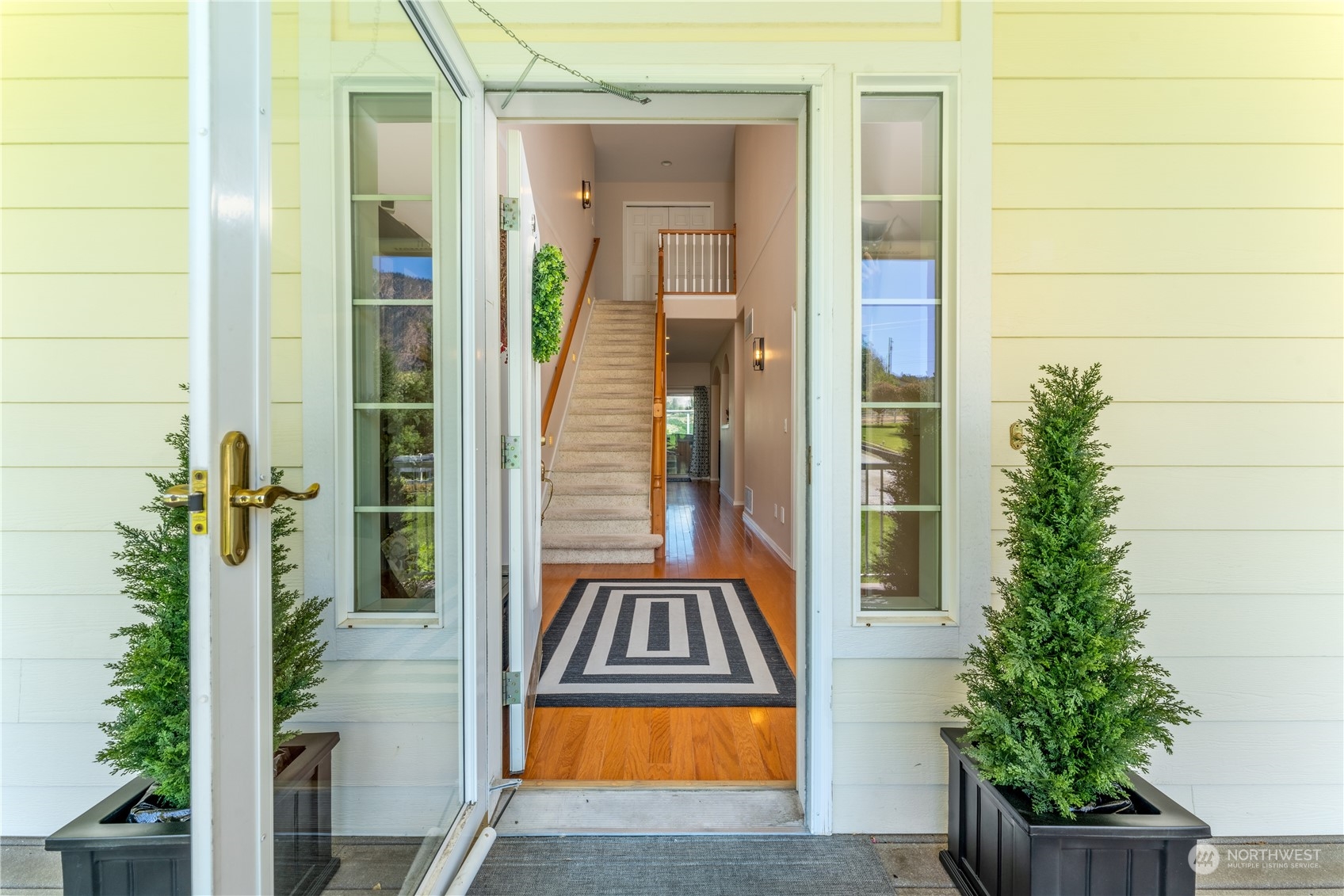 900 Loop Avenue Manson, WA 98831 - Photo 12 of 40 a view of front door of house and living room